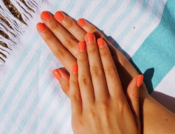 5 Eye-Catching Summer Nail Polish Colors