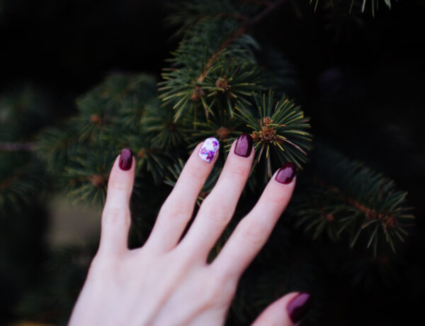 7 Trendy Winter Nail Colors from Basic to Bright