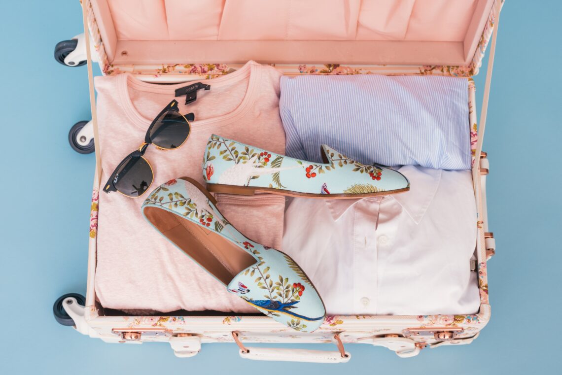 Tips for Packing the Perfect Weekender + The Ultimate 3-Day Packing List