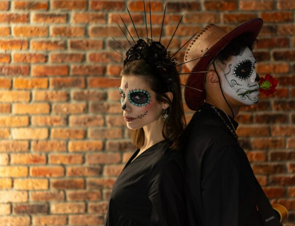 20+ Easy DIY Movie Couple Costume Ideas for Halloween