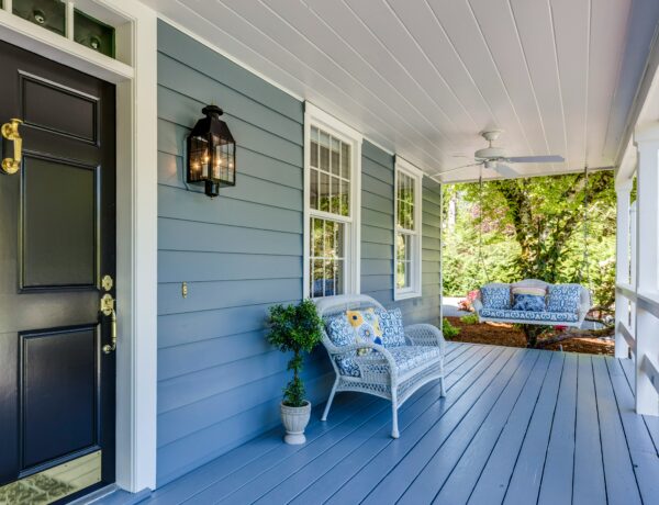 HGTV Worthy Spring Front Porch Decor (From Amazon!)
