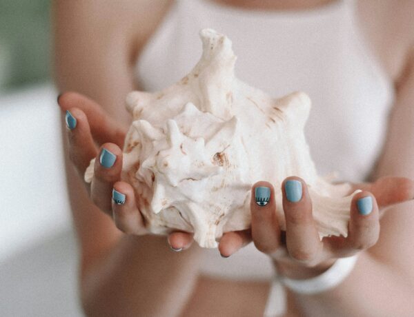 You Have to Check Out These Short Summer Nail Ideas