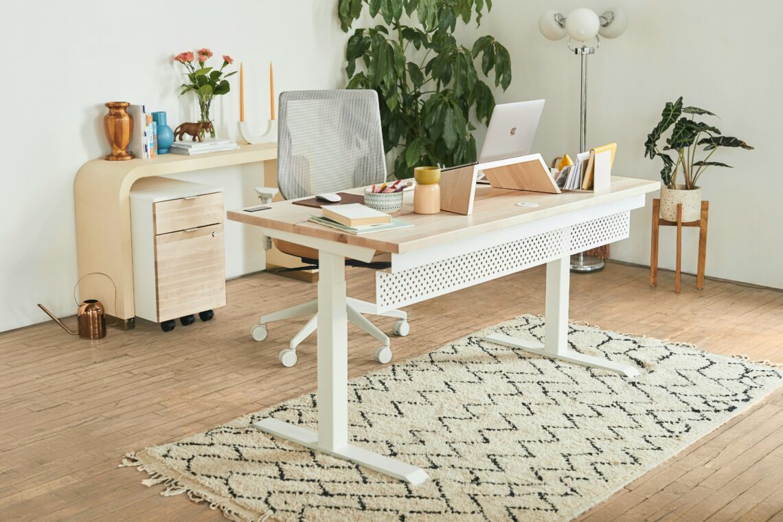 How to Set Up a Desk That Works for You