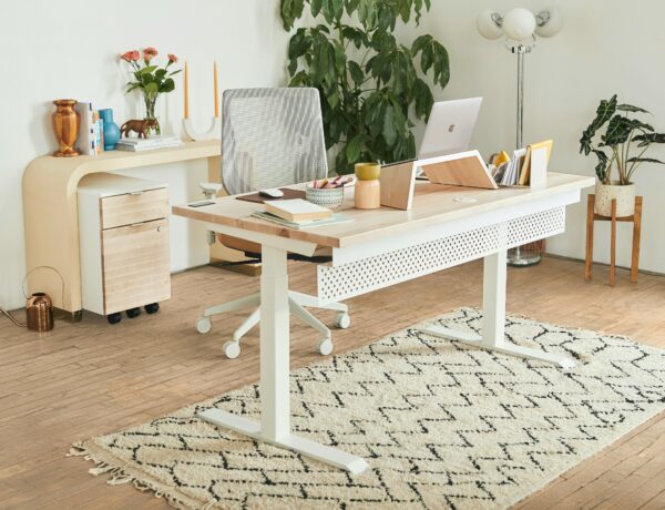 How to Set Up a Desk That Works for You