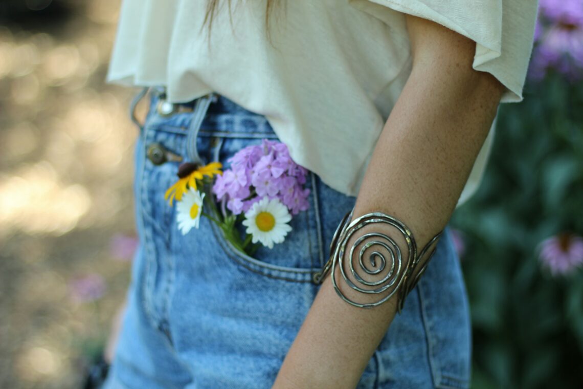 T-Shirt and Shorts Outfit Ideas That Actually Look Stylish