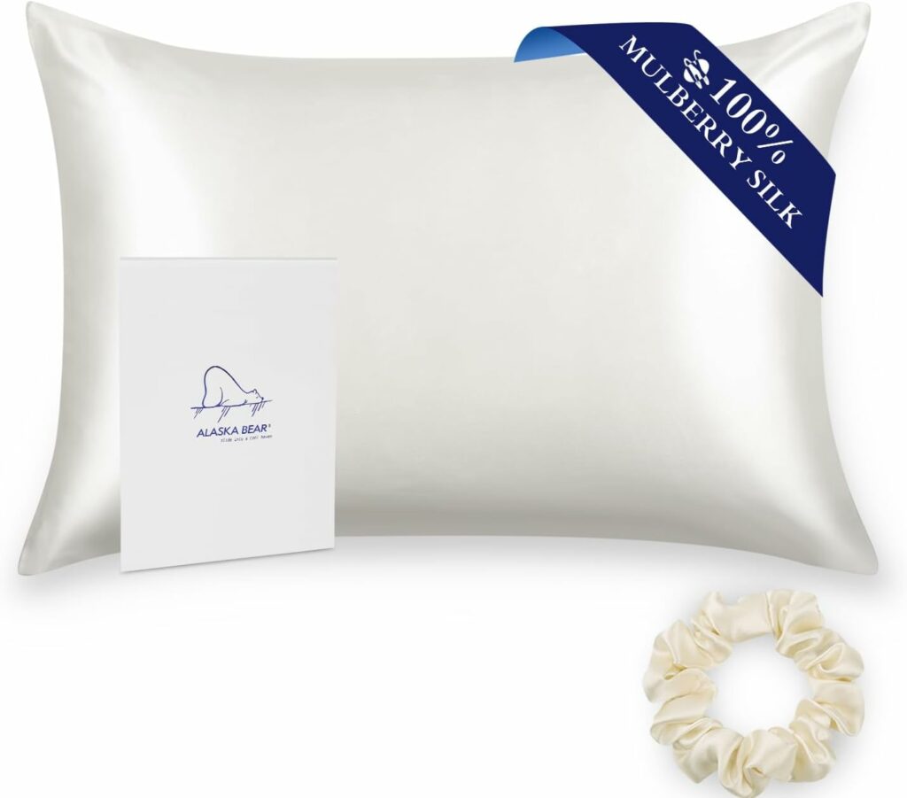 ALASKA BEAR Silk Pillowcase