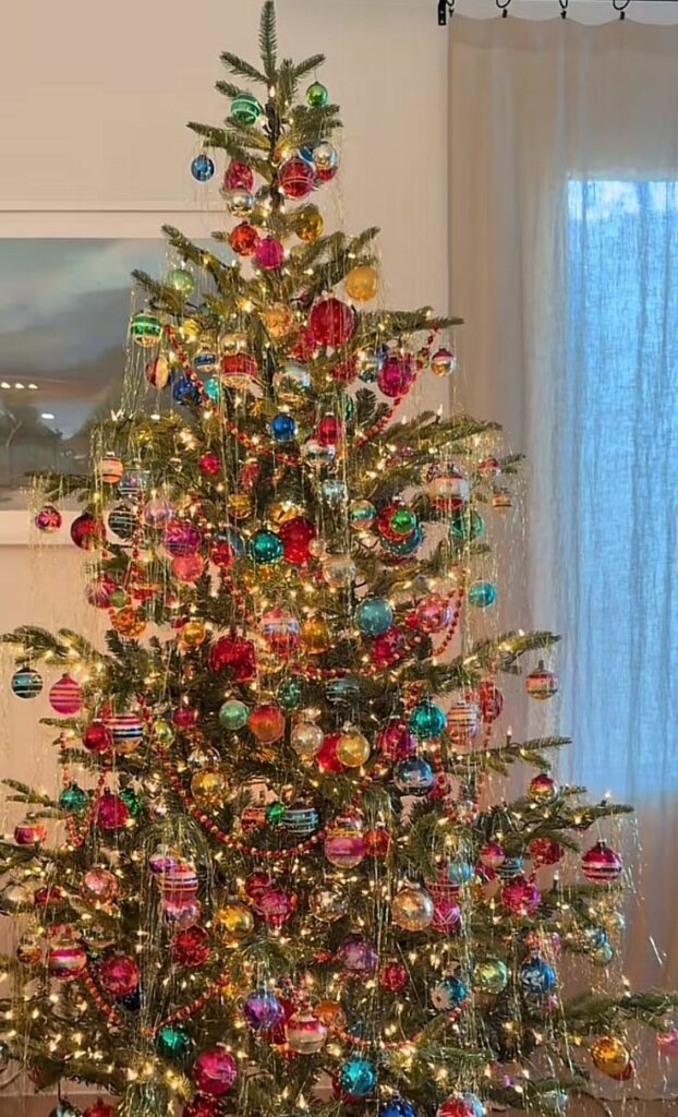 Maximalist tree