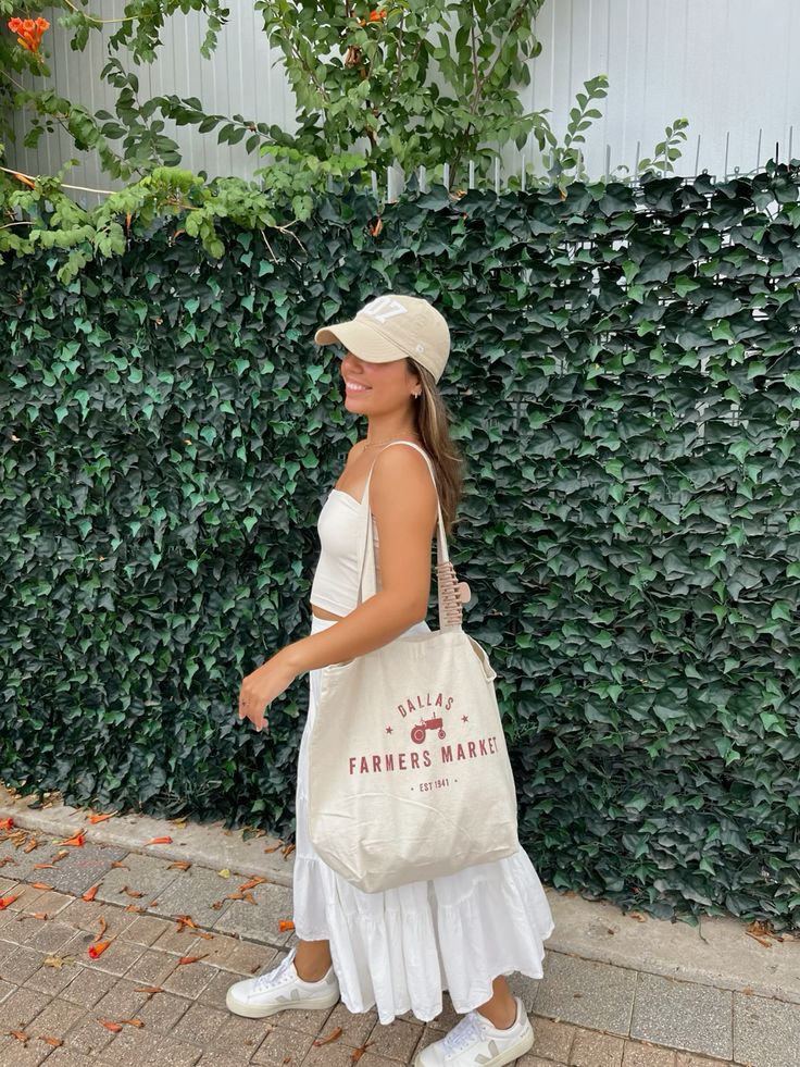 Skirt+Blouse+Sneakers